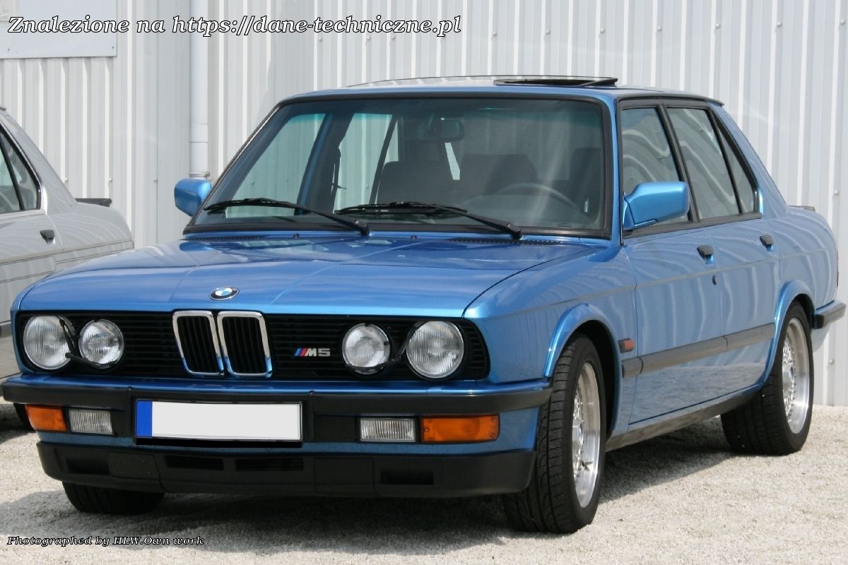 BMW M5 E28 na dane-techniczne.pl